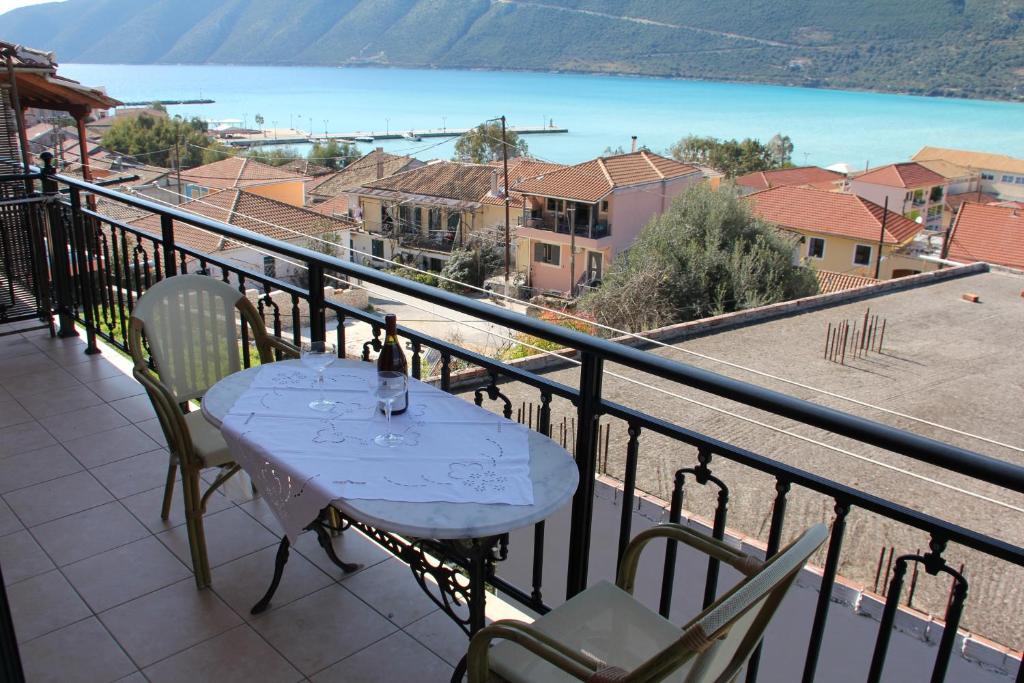 Liotrivi Studios Vassiliki Esterno foto
