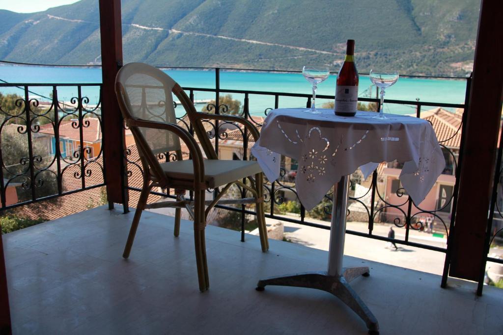 Liotrivi Studios Vassiliki Esterno foto