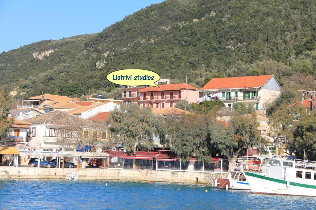 Liotrivi Studios Vassiliki Esterno foto